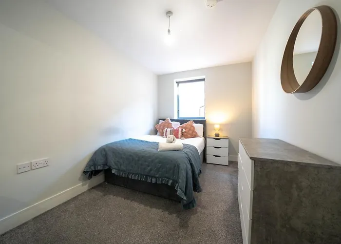 Botanic Apartment Sleeps 6